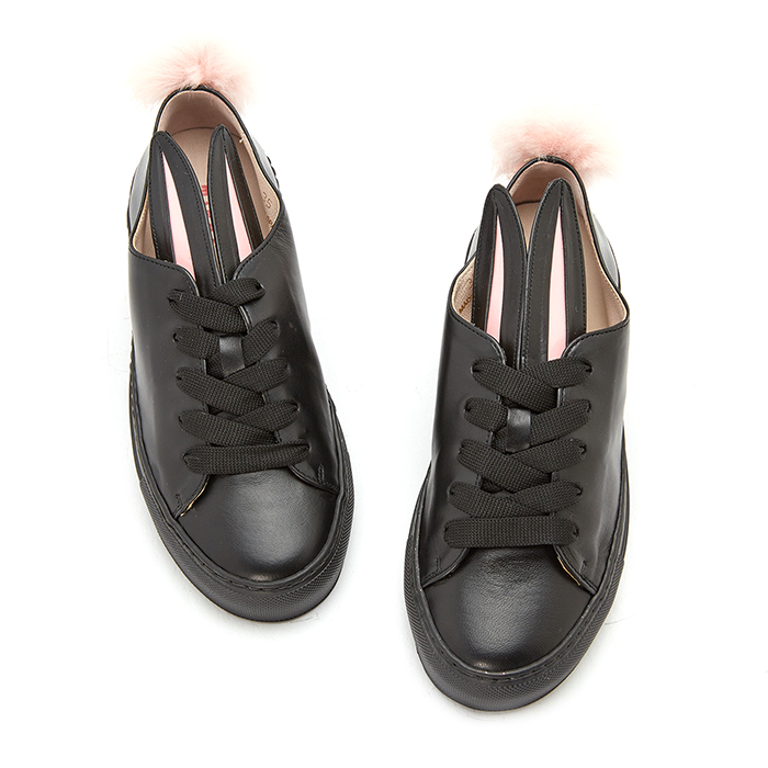 미나패리카(MINNAPARIKKA) 버니 로우탑 여자 스니커즈 TAILSNEAKS BLACK SHEARLING