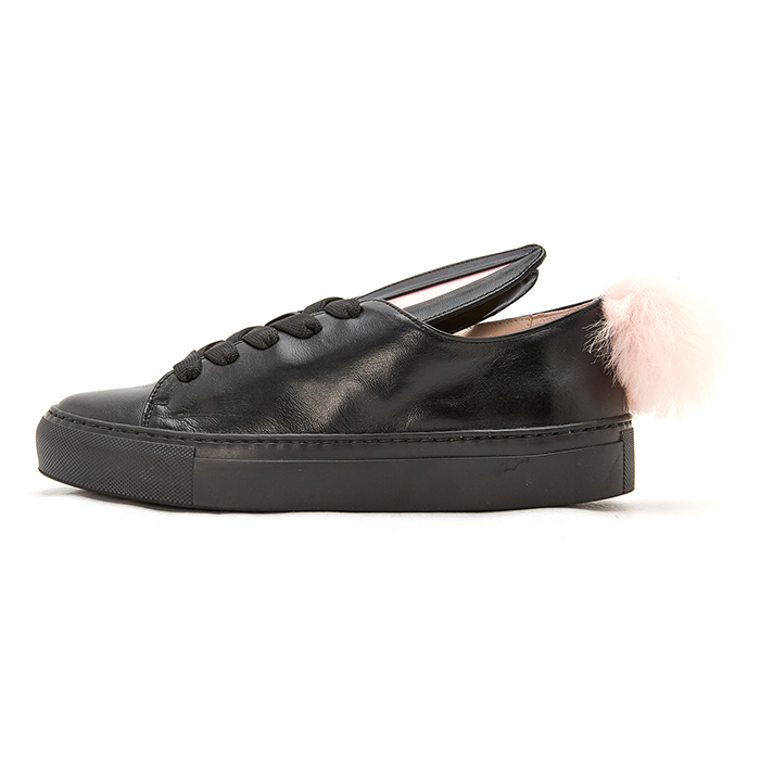 미나패리카(MINNAPARIKKA) 버니 로우탑 여자 스니커즈 TAILSNEAKS BLACK SHEARLING