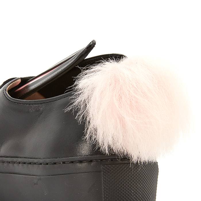 미나패리카(MINNAPARIKKA) 버니 로우탑 여자 스니커즈 TAILSNEAKS BLACK SHEARLING
