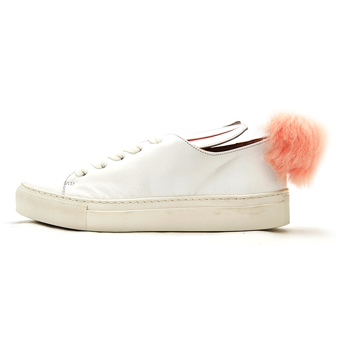 미나패리카(MINNAPARIKKA) 버니 로우탑 여자 스니커즈 TAILSNEAKS WHITE SHEARLING