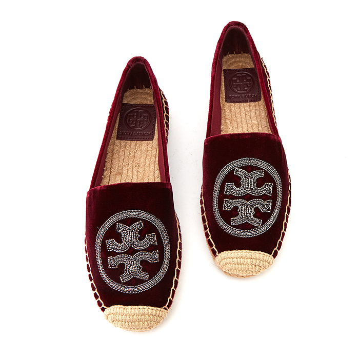 토리버치(TORYBURCH) 로고 체인 에스파듀 여자 벨벳 스니커즈 40847 636