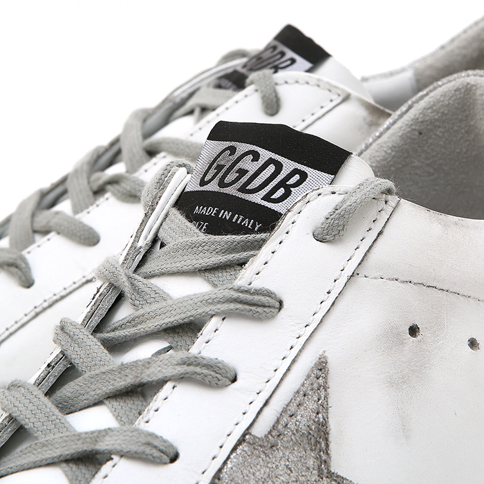 골든구스(GOLDEN GOOSE) 슈퍼스타 로우 스파클 실버 남자 스니커즈 GCOMS590 E36