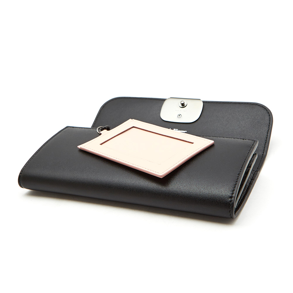 페라가모(FERRAGAMO) 바라 보우 여자 장지갑 22 D269 NERO 0691214
