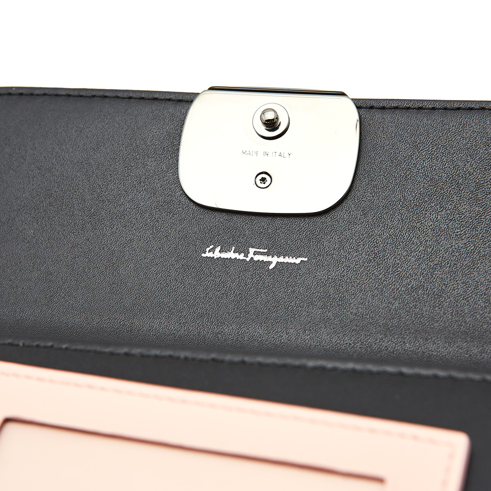 페라가모(FERRAGAMO) 바라 보우 여자 장지갑 22 D269 NERO 0691214