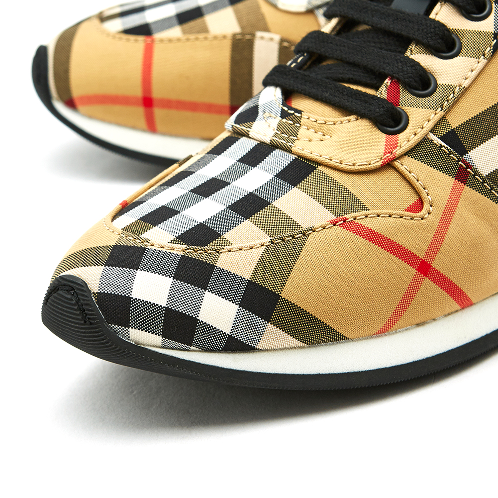 버버리(BURBERRY) 빈티지 체크 남자 스니커즈 AMELIA 4076155_M