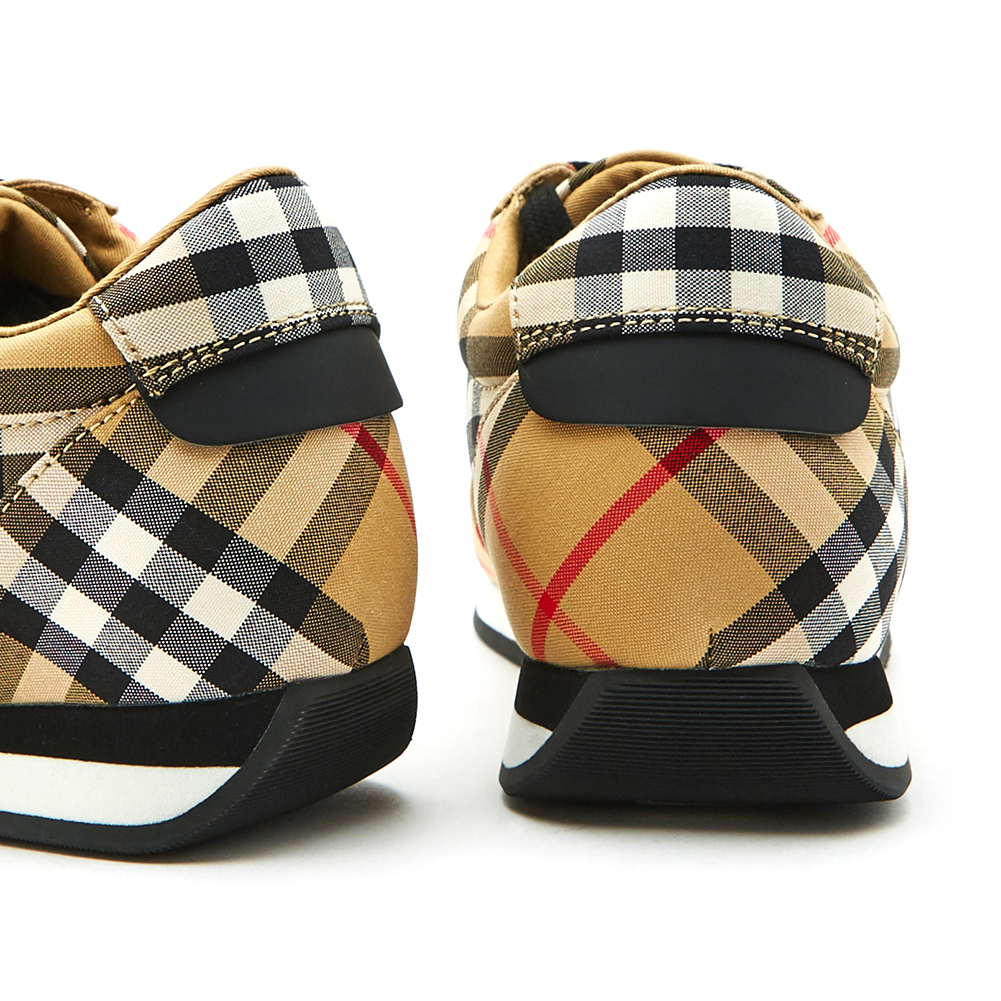버버리(BURBERRY) 빈티지 체크 남자 스니커즈 AMELIA 4076155_M