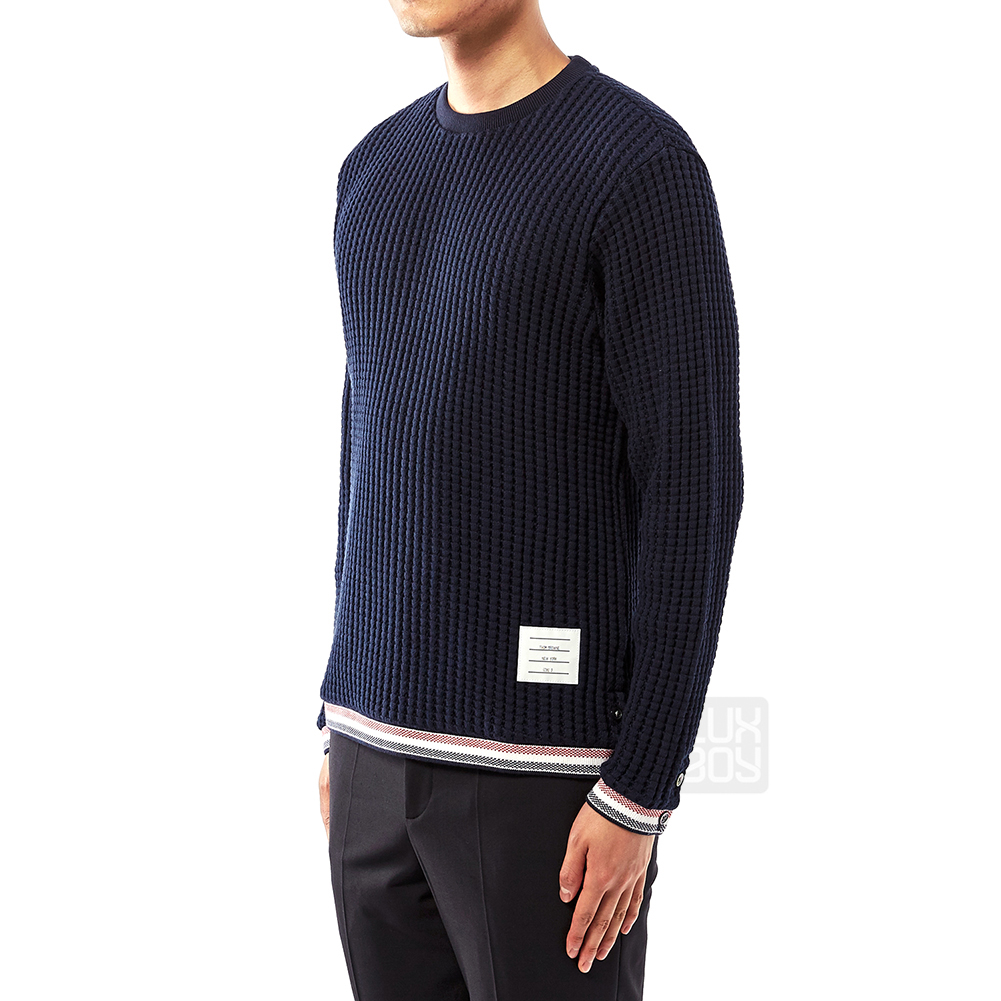 톰브라운(THOM BROWNE) 청키 크루넥 와플 남자 니트 MJT101A 03635 415