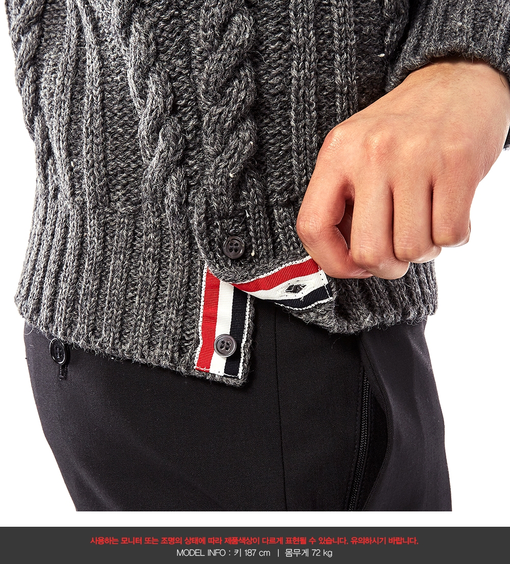 톰브라운(THOM BROWNE) 삼선 남자 케이블 니트 MKA156D 02447 035