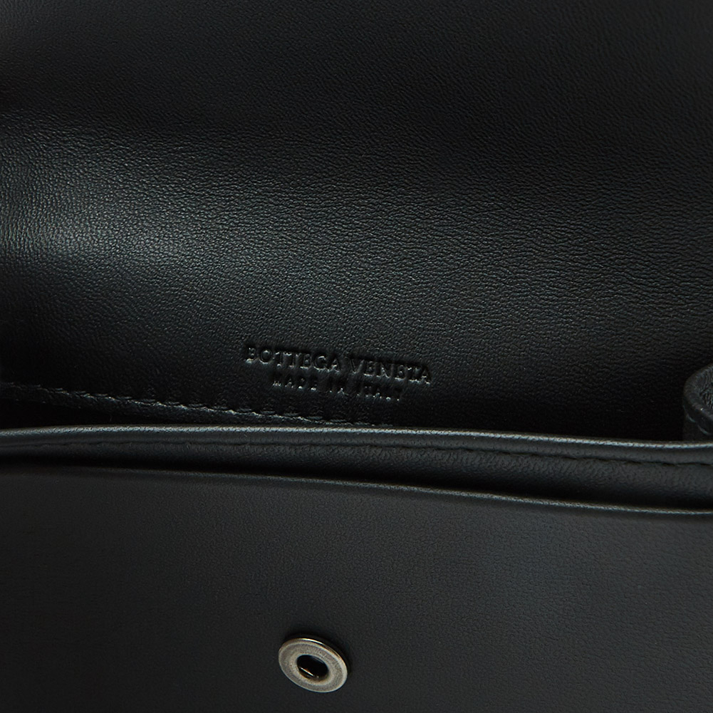 보테가베네타(BOTTEGA VENETA) 네로 인트레치아토 공용 명함/카드지갑 133945 V001U 1000