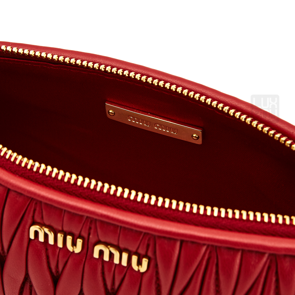 미우미우(MIUMIU) 마테라쎄 여자 클러치/파우치백 5NE455 N88 F068Z