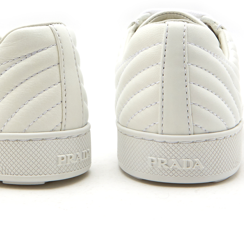 프라다(PRADA) 마테라세 퀼팅 로고 여자 스니커즈 1E344I 77F F0009