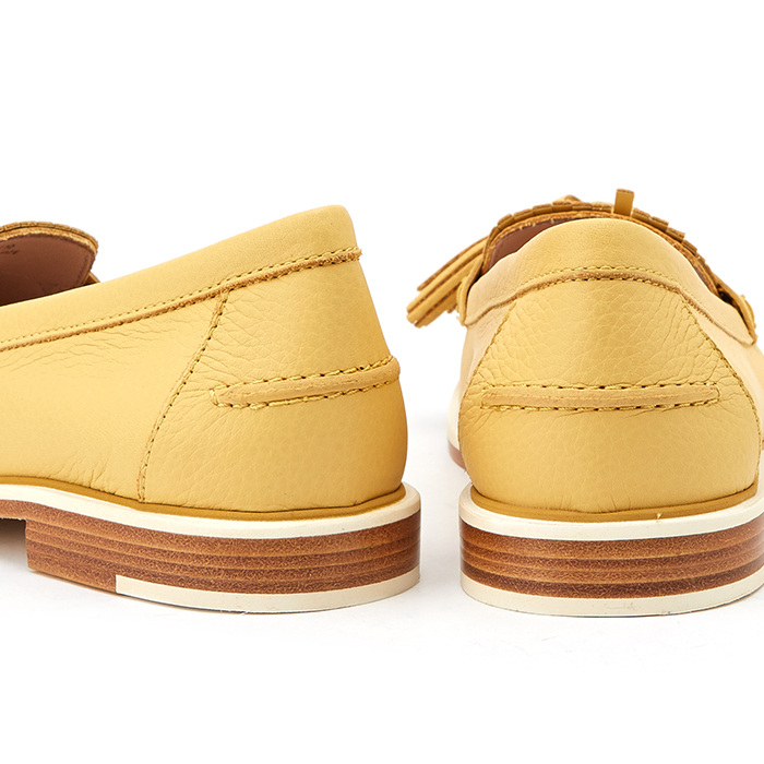 토즈(TODS) 태슬 로퍼 여자 플랫슈즈 XXW74A0X2305J1G017