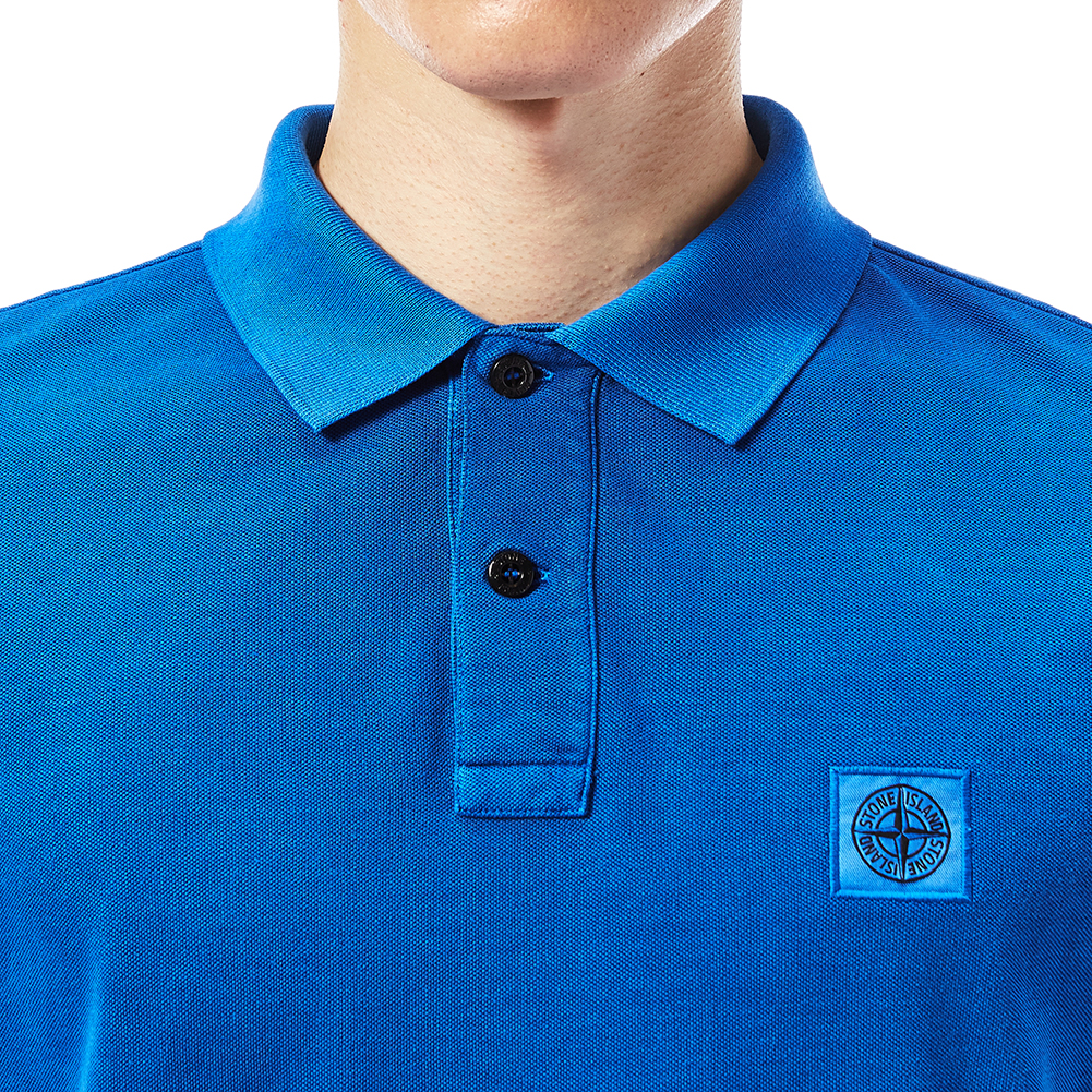 스톤아일랜드(STONE ISLAND) 와펜 로고 패치 슬림핏 남자 카라 반팔티셔츠 681522S67 V0022