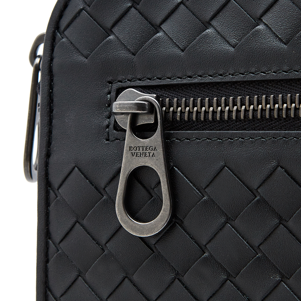 보테가베네타(BOTTEGA VENETA) 인트레치아토 도큐먼트 케이스 공용 클러치/파우치백 406021 V4651 1000