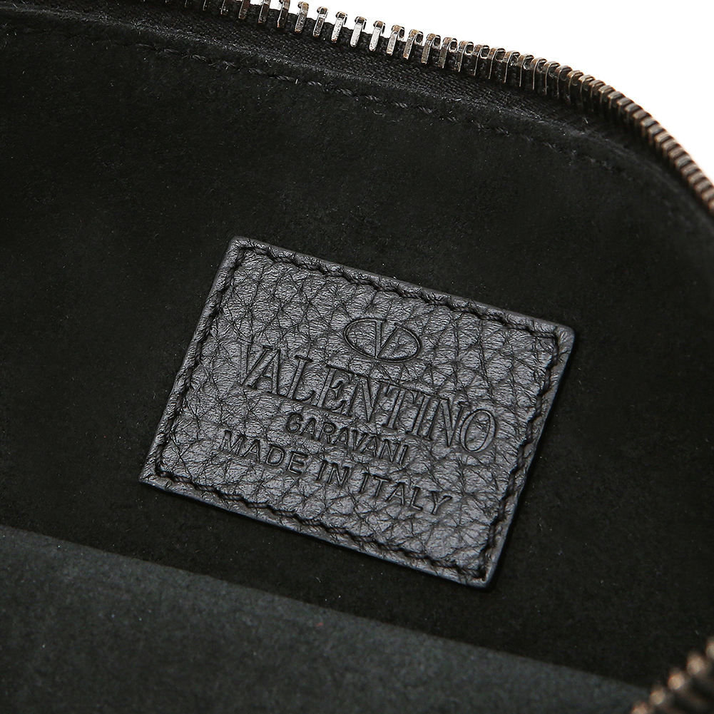 발렌티노(VALENTINO) 락스터드 공용 클러치/파우치백 PY0P0565VAP 0NO