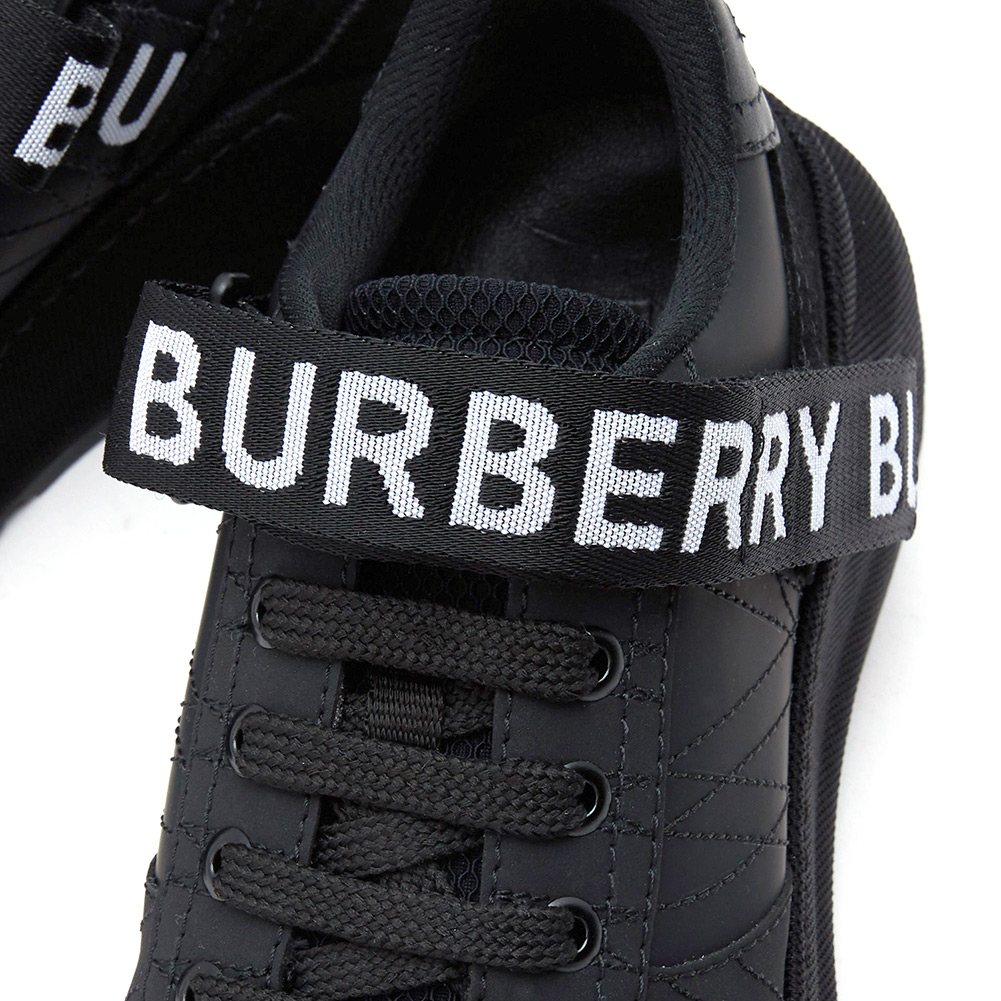 버버리(BURBERRY) 로고 여자 메쉬 스니커즈 RONNIE ZIG L LOW 8011532