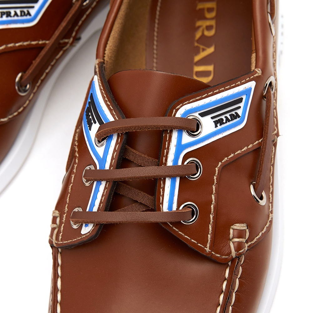 프라다(PRADA) 로고 남자 로퍼 2EG269 055 F0005