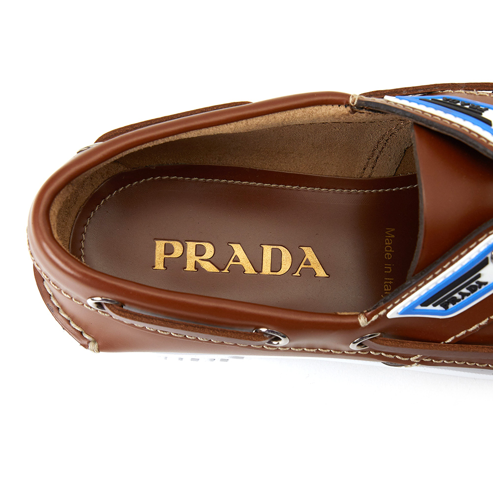 프라다(PRADA) 로고 남자 로퍼 2EG269 055 F0005