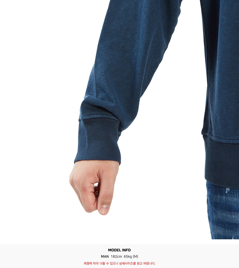 스톤아일랜드(STONE ISLAND) 로고 남자 긴팔 맨투맨 티셔츠 701561261 V0128