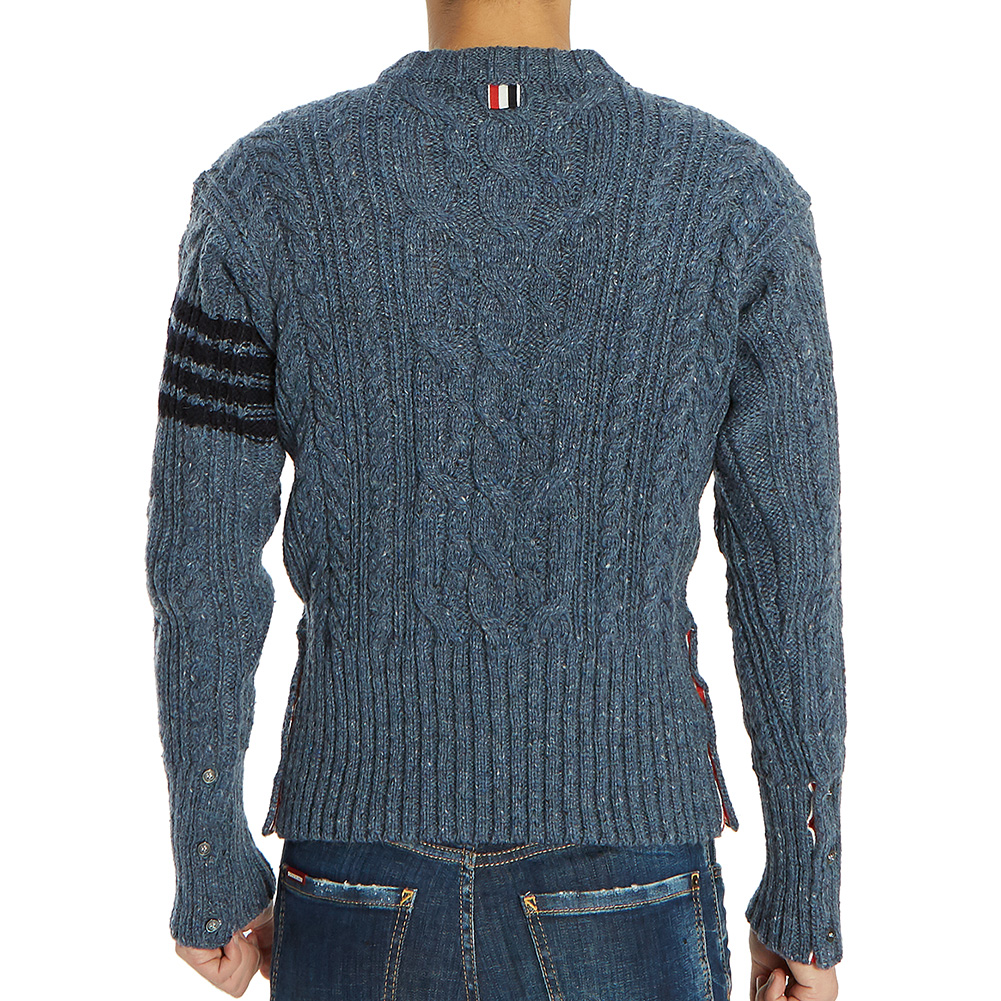 톰브라운(THOM BROWNE) 사선 완장 아란 케이블 남자 울 니트 MKA233A 00278 450