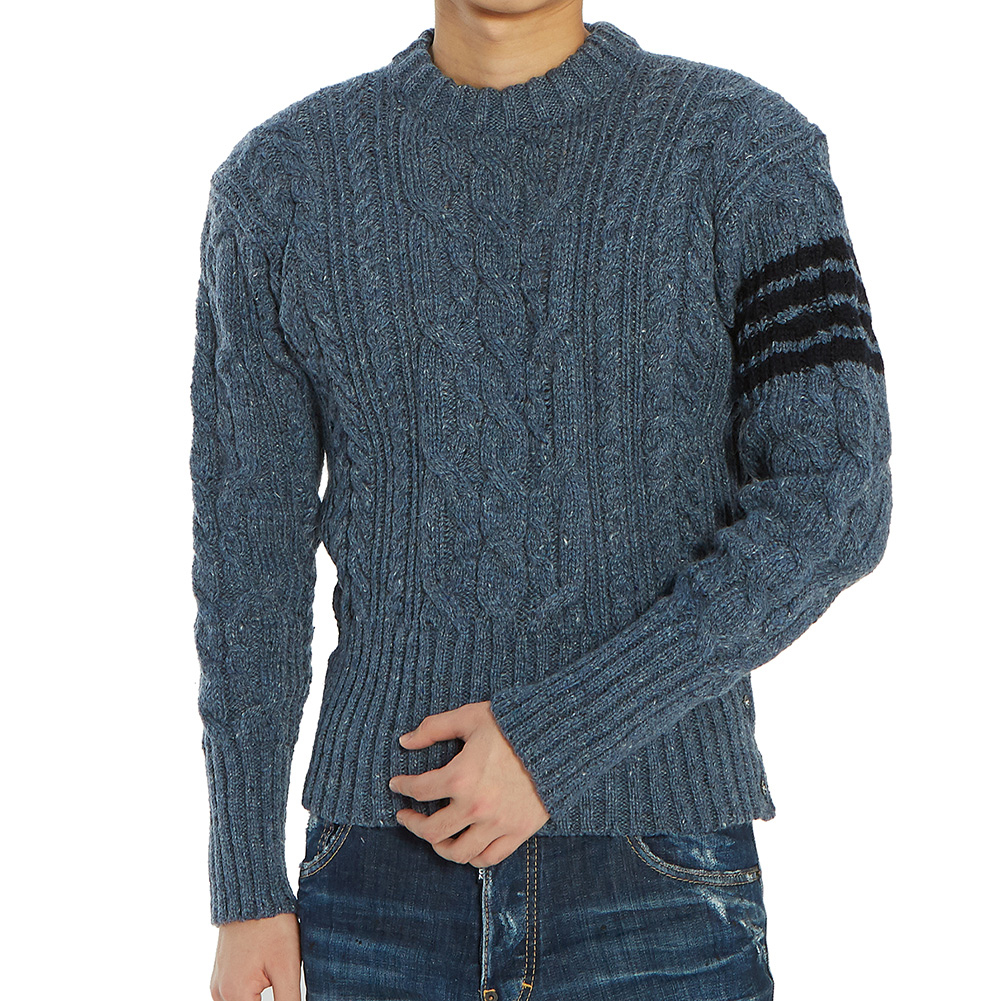 톰브라운(THOM BROWNE) 사선 완장 아란 케이블 남자 울 니트 MKA233A 00278 450
