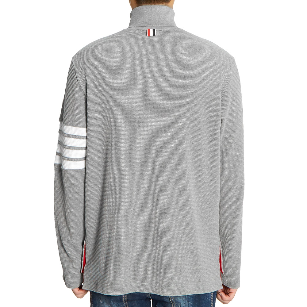 톰브라운(THOM BROWNE) 사선 완장 와플 남자 터틀넥 니트 MJS106A 05802 035