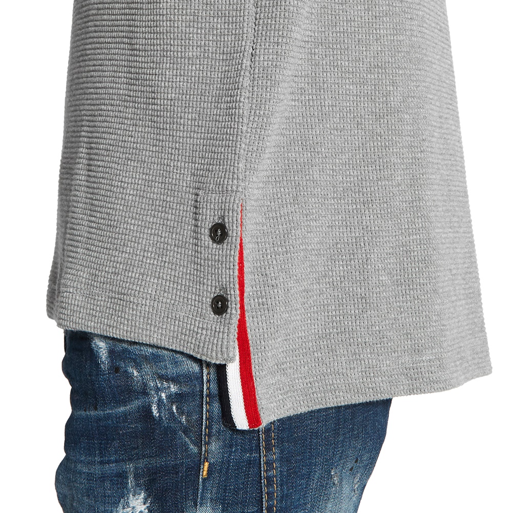 톰브라운(THOM BROWNE) 사선 완장 와플 남자 터틀넥 니트 MJS106A 05802 035