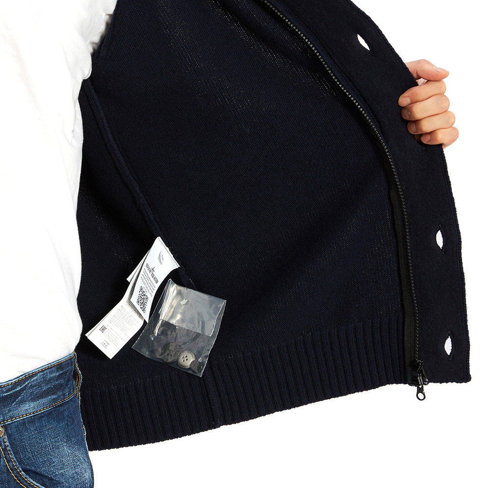 스톤아일랜드(STONE ISLAND) 와펜 남자 울 집업 가디건 7115564A3 V0020