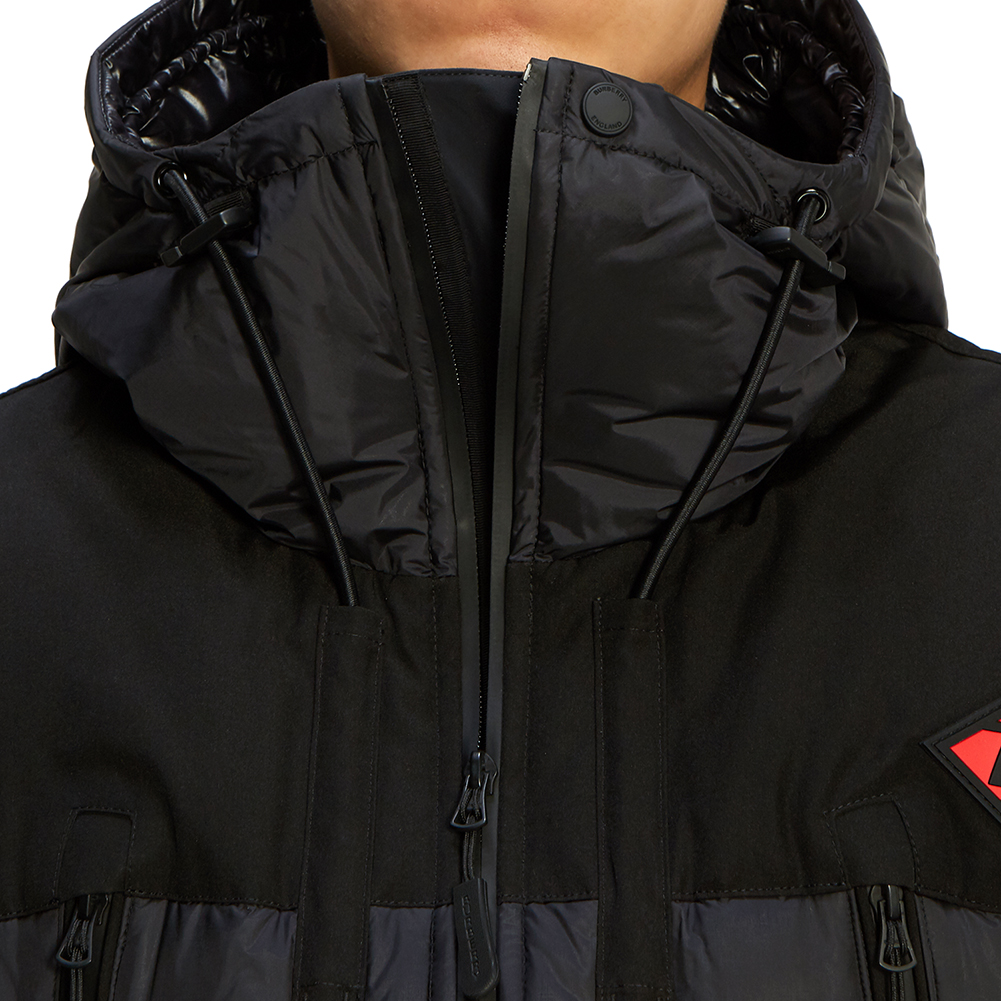 버버리(BURBERRY) 로고 그래픽 남자 패딩 점퍼 WESTCROFT 8018398 A1189
