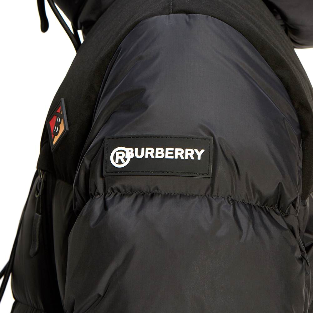 버버리(BURBERRY) 로고 그래픽 남자 패딩 점퍼 WESTCROFT 8018398 A1189