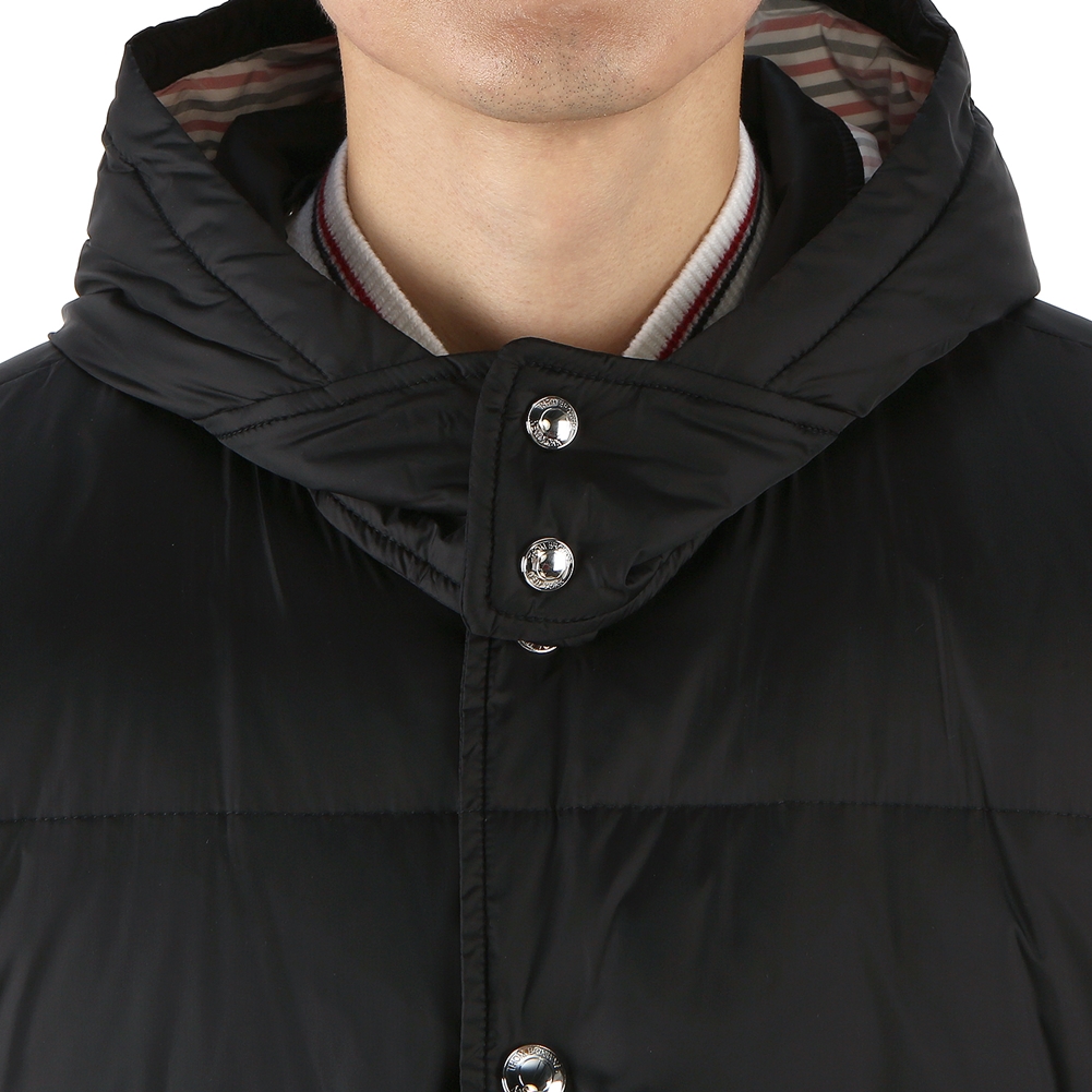 톰브라운(THOM BROWNE) 사선 완장 남자 패딩 봄버 자켓 MJD061X 05411 001
