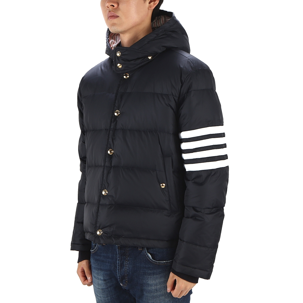 톰브라운(THOM BROWNE) 사선 완장 남자 패딩 봄버 자켓 MJD061X 05411 415