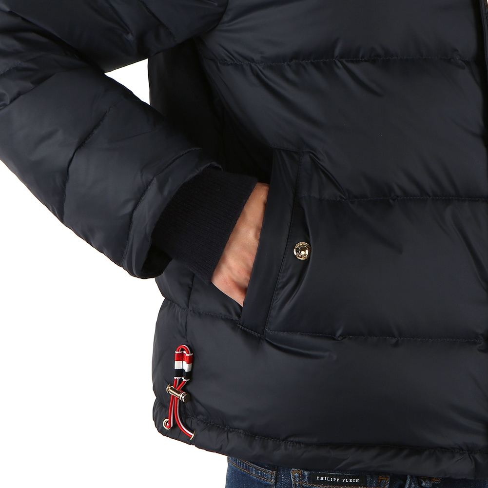 톰브라운(THOM BROWNE) 사선 완장 남자 패딩 봄버 자켓 MJD061X 05411 415