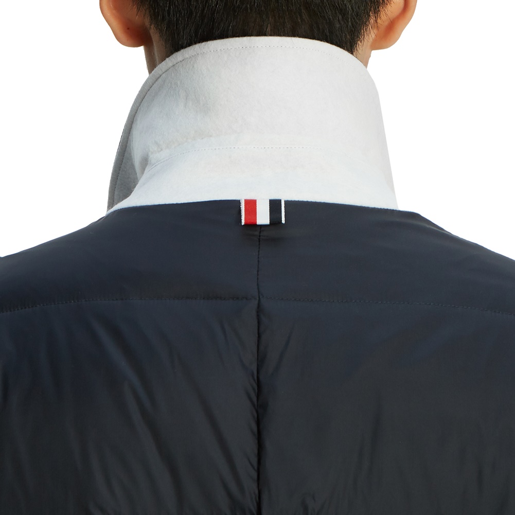 톰브라운(THOM BROWNE) 사선 완장 남자 패딩 점퍼 MOD040X 05411 415