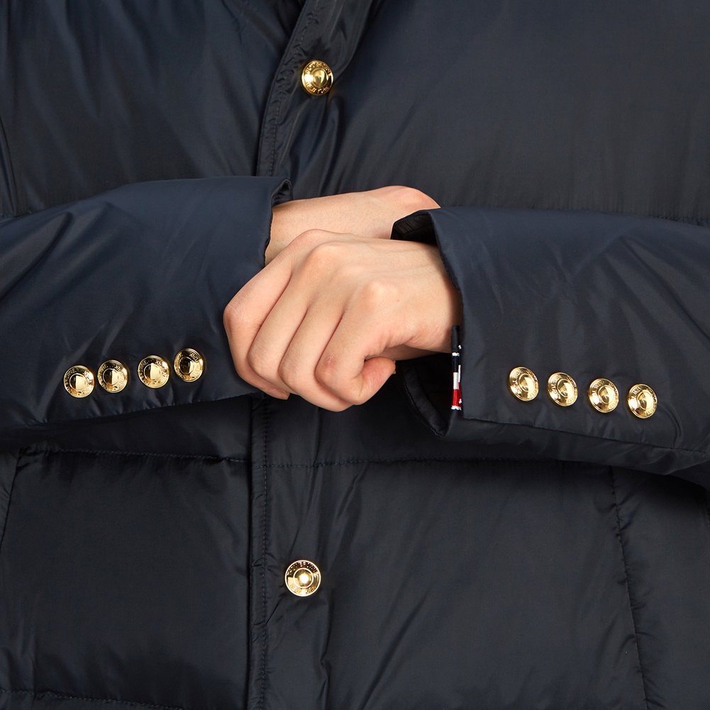 톰브라운(THOM BROWNE) 사선 완장 남자 패딩 점퍼 MOD040X 05411 415