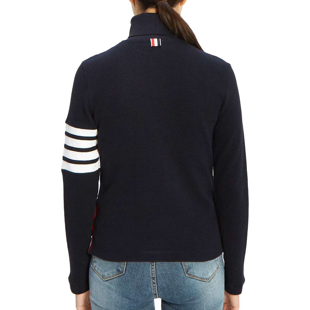 톰브라운(THOM BROWNE) 사선 완장 여자 터틀넥 니트 FJS041A 05802 415