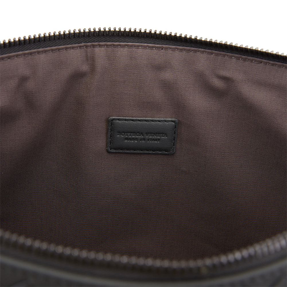 보테가베네타(BOTTEGA VENETA) 라이트 그레이 인트레치아토 공용 클러치/파우치백 442242 V001O 8522