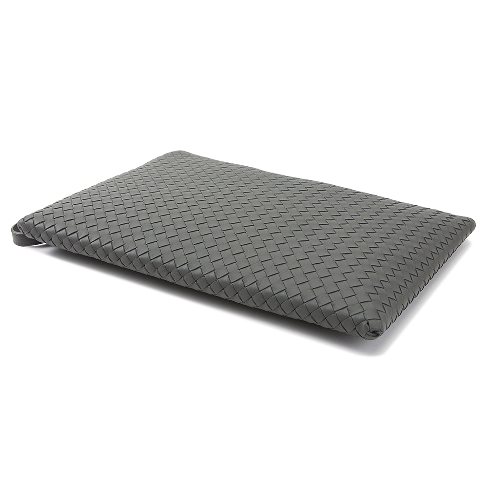 보테가베네타(BOTTEGA VENETA) 라이트 그레이 인트레치아토 공용 클러치/파우치백 442242 V001O 8522