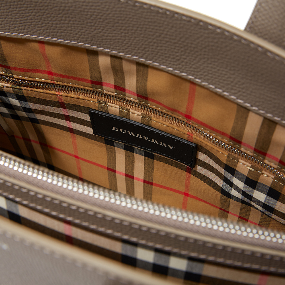 버버리(BURBERRY) 미디엄 빈티지 체크 배너 여자 토트겸숄더백 MD BANNER 8006327