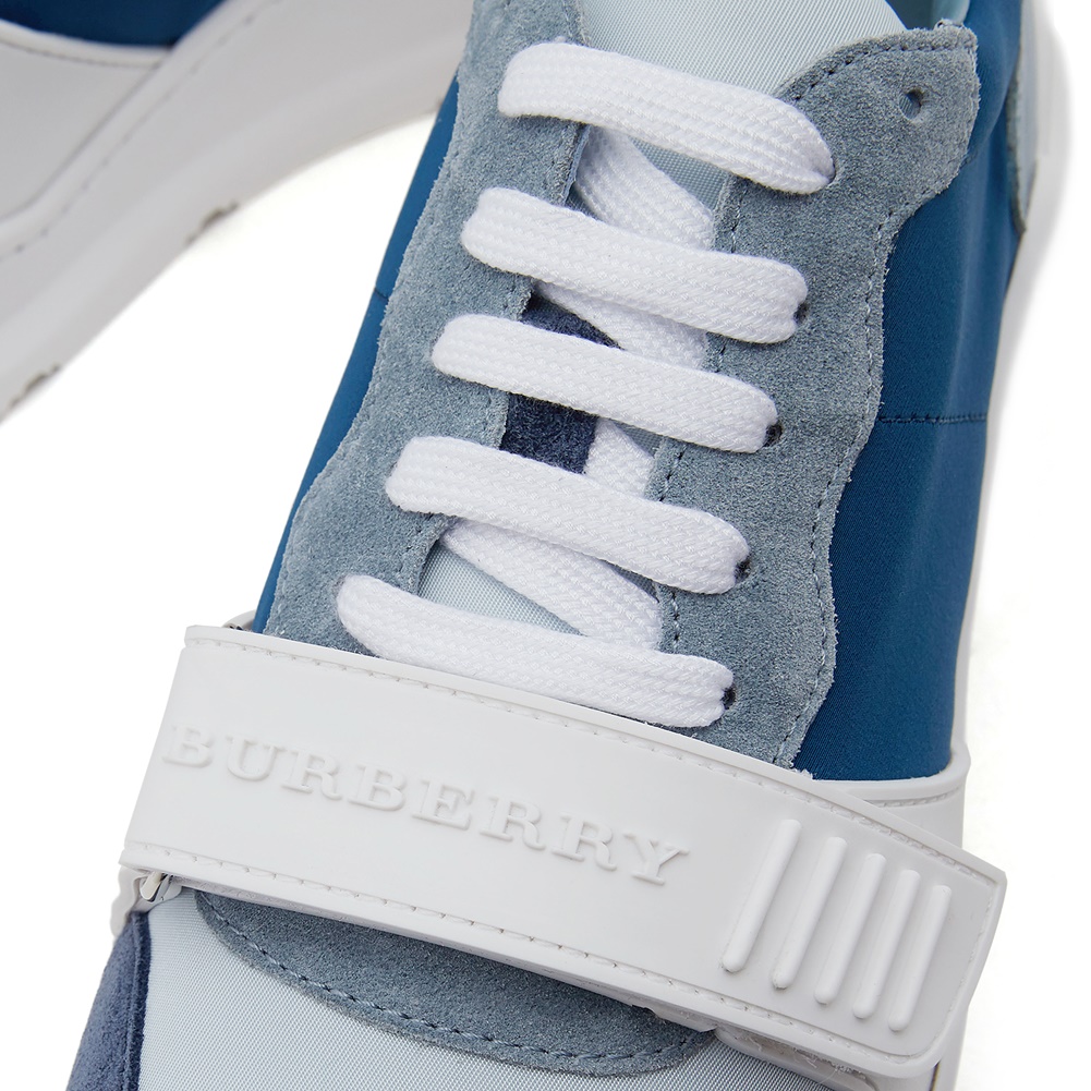 버버리(BURBERRY) 스웨이드 네오프렌 남자 스니커즈 REGIS M LOW 8005366