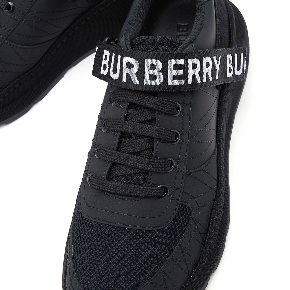 버버리(BURBERRY) 로고 남자 스니커즈 RONNIE ZIG M LOW 8010864