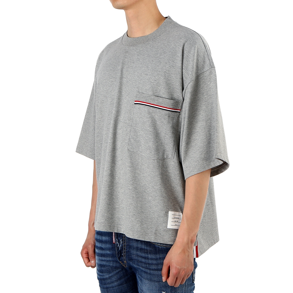 톰브라운(THOM BROWNE) 오버사이즈 포켓 남자 반팔티셔츠 MJS099A 01454 055