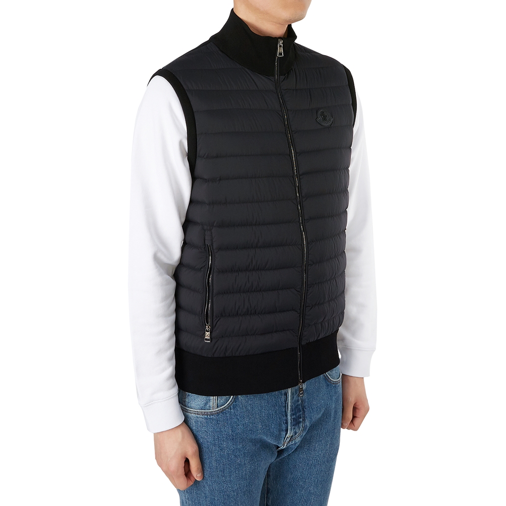 몽클레어(MONCLER) 로고 남자 패딩 조끼 9407400 91116 999