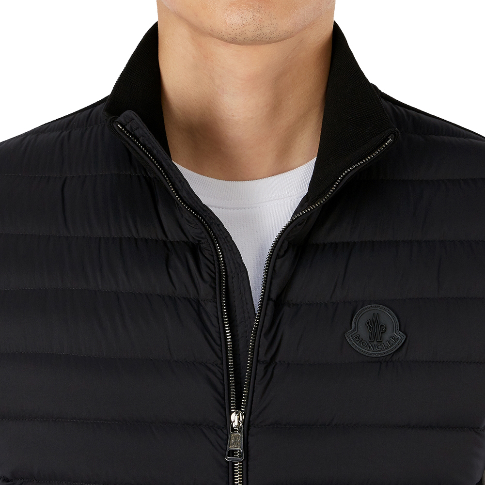 몽클레어(MONCLER) 로고 남자 패딩 조끼 9407400 91116 999