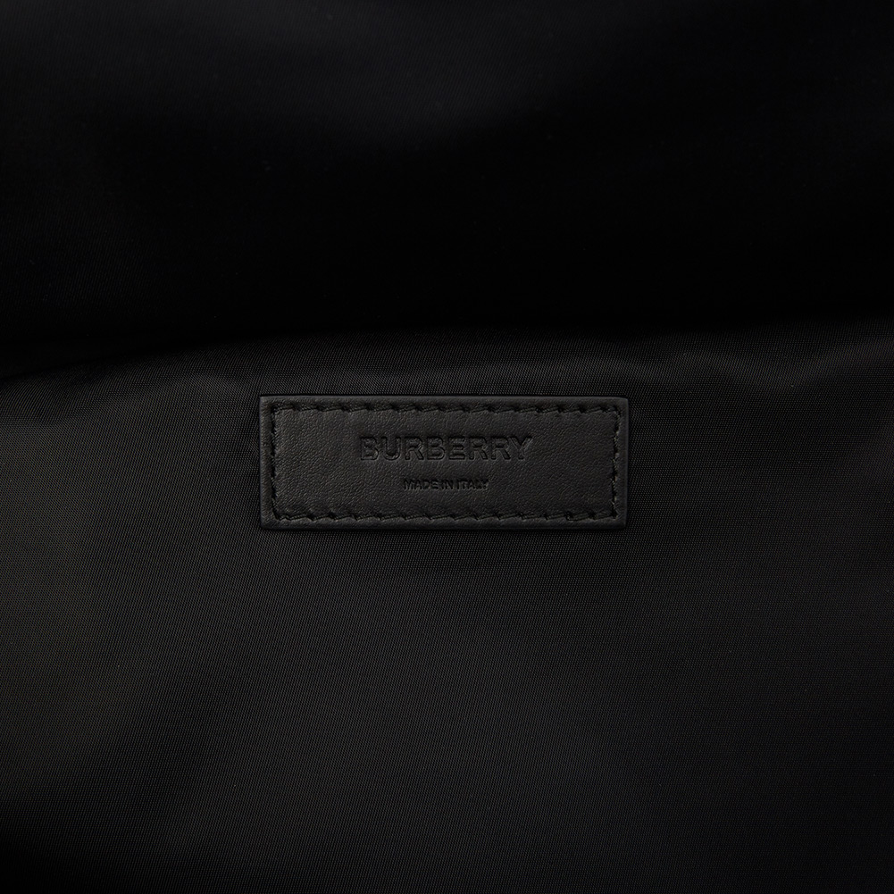 버버리(BURBERRY) 로고 컨버터블 공용 백팩/범백 CNVRTBL BCKPCK 8013519