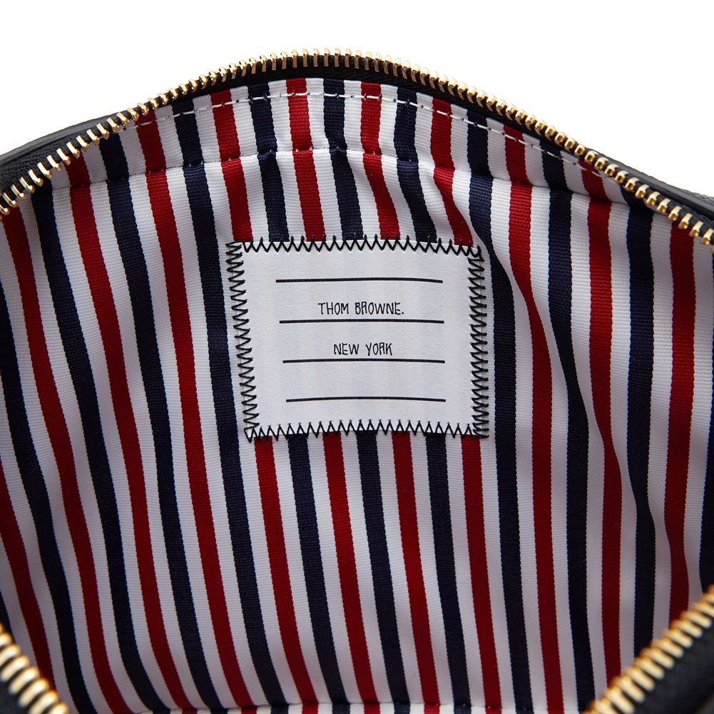 톰브라운(THOM BROWNE) 클러치 (남여공용) MAC067A 00198 001