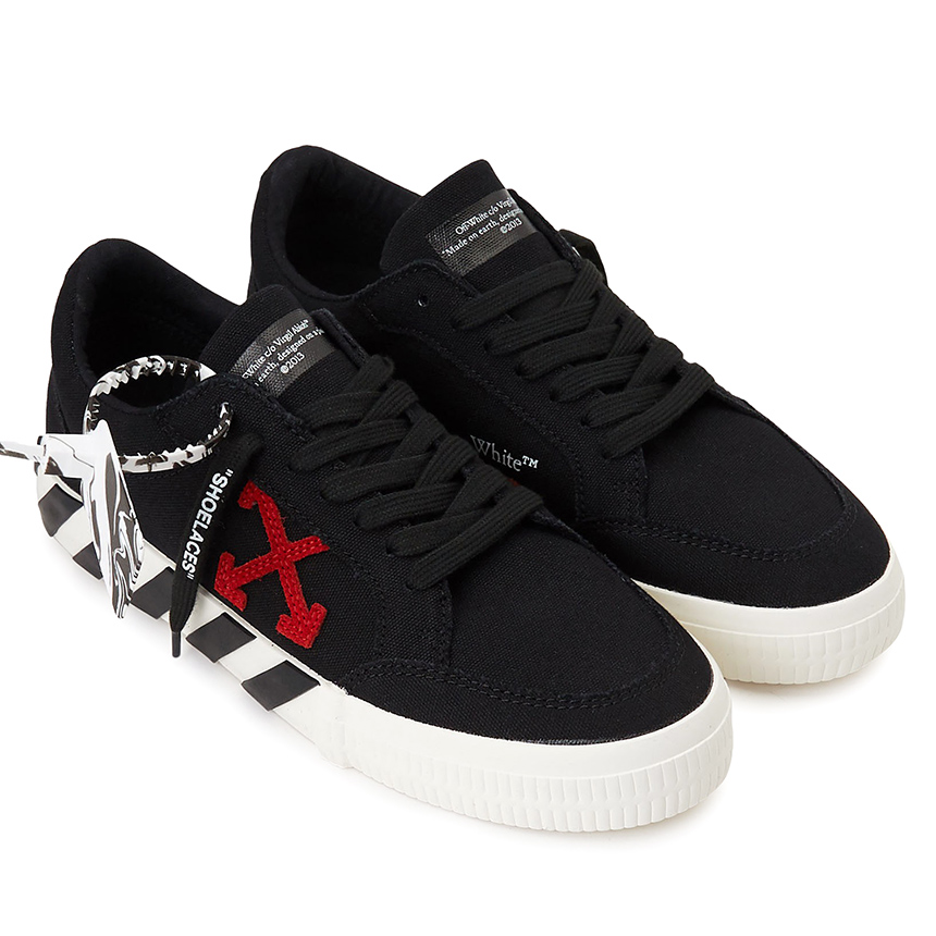 오프화이트(OFF WHITE) 벌크 남자 스니커즈 OMIA085E 20FAB001 1025