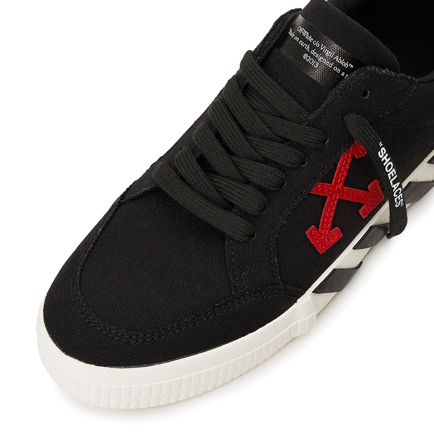 오프화이트(OFF WHITE) 벌크 남자 스니커즈 OMIA085E 20FAB001 1025