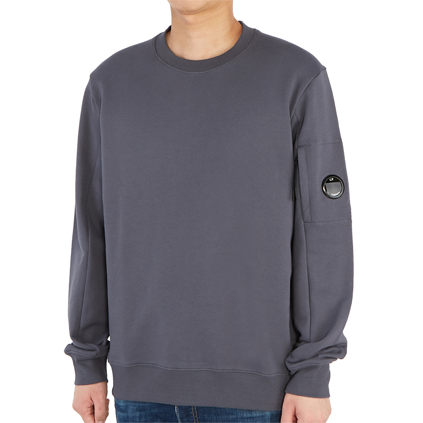 씨피컴퍼니(CP COMPANY) 렌즈 남자 긴팔 기모 맨투맨 티셔츠 레귤러핏 09CMSS039A 005086W 884