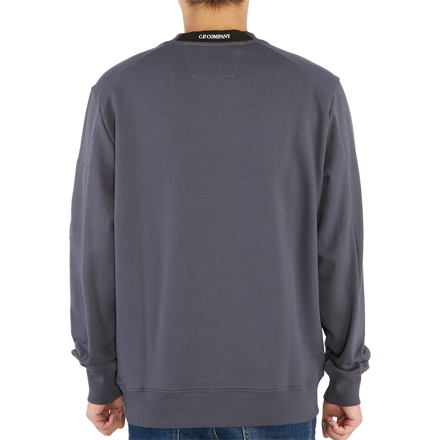 씨피컴퍼니(CP COMPANY) 렌즈 남자 긴팔 기모 맨투맨 티셔츠 레귤러핏 09CMSS039A 005086W 884